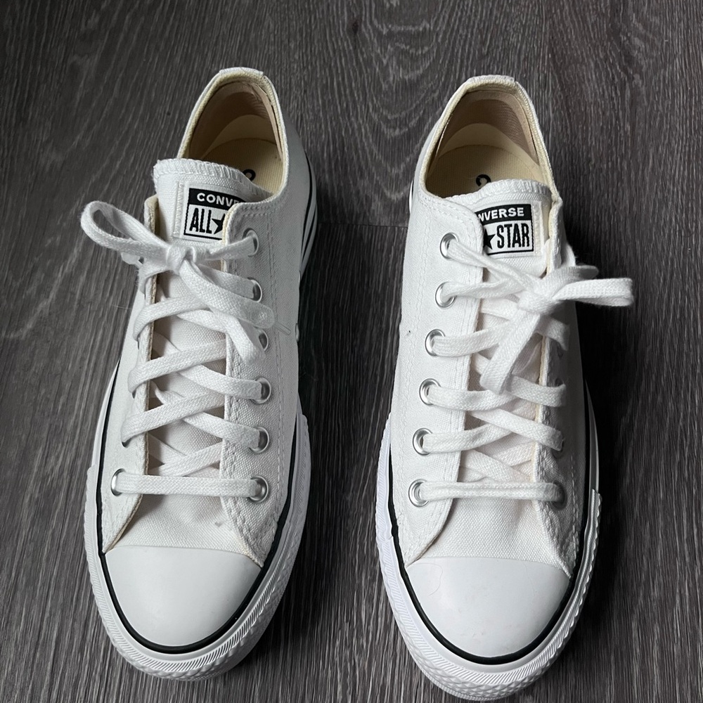 Never Worn! Women’s Converse Chuck Taylor All Star Lift Low-Top Sneaker - White - Picture 3 of 7